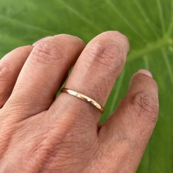 14K Yellow Gold 2mm Plain Wedding Band Ring - Unisex Classic Comfort Fit