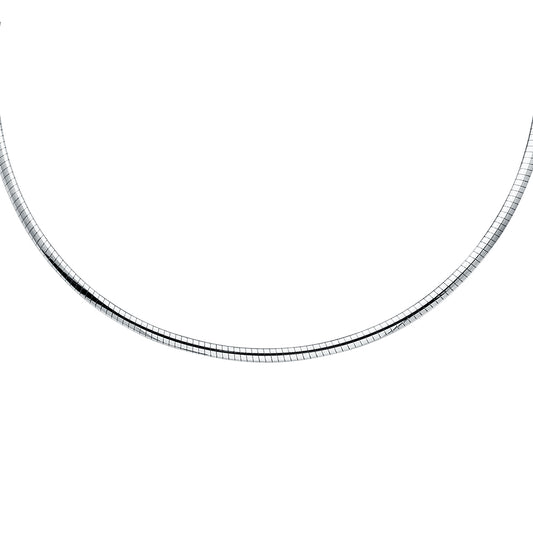Thin silver necklace on a white background availabe on TX.ORO website