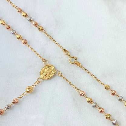Gold chain necklace with a central pendant on a white background available on the TX.ORO website.