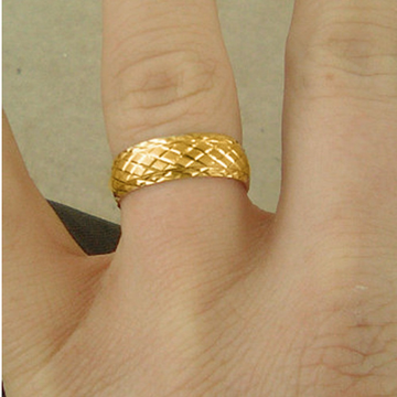 14K Yellow Gold 6mm Diamond-Cut Comfort Fit Women’s Wedding Band – Size 7