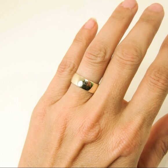 14K Yellow Gold 4mm Women's Wedding Band Plain Ring - Size 7