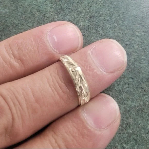 14K Yellow Gold Men’s Wedding Band - 6mm Vintage Leaf Pattern Ring